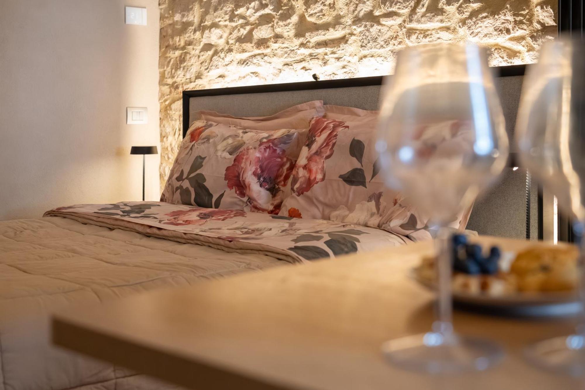 Forma Your Boutique Suite Corciano Eksteriør bilde